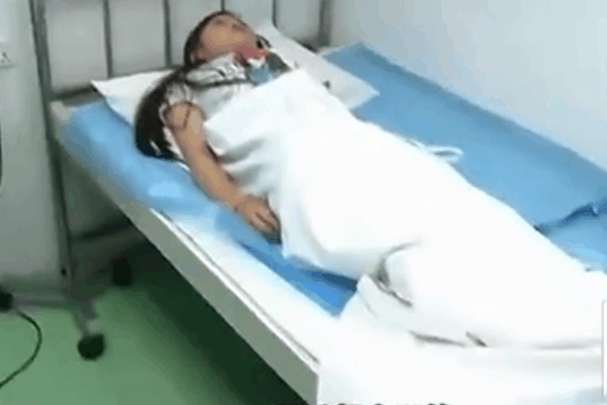 打工妹被医院诊断出妇科病, 没钱交费被困超12小时?!
